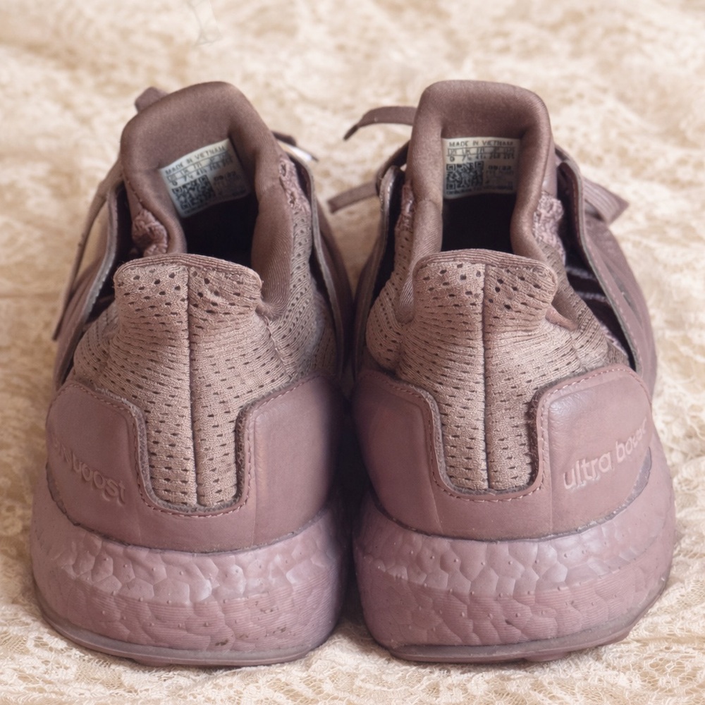 Adidas Ultraboost 22 Women’s Running Shoe Mauve Pink US 9 Quiet Luxury Lifestyle - Picture 3 of 9